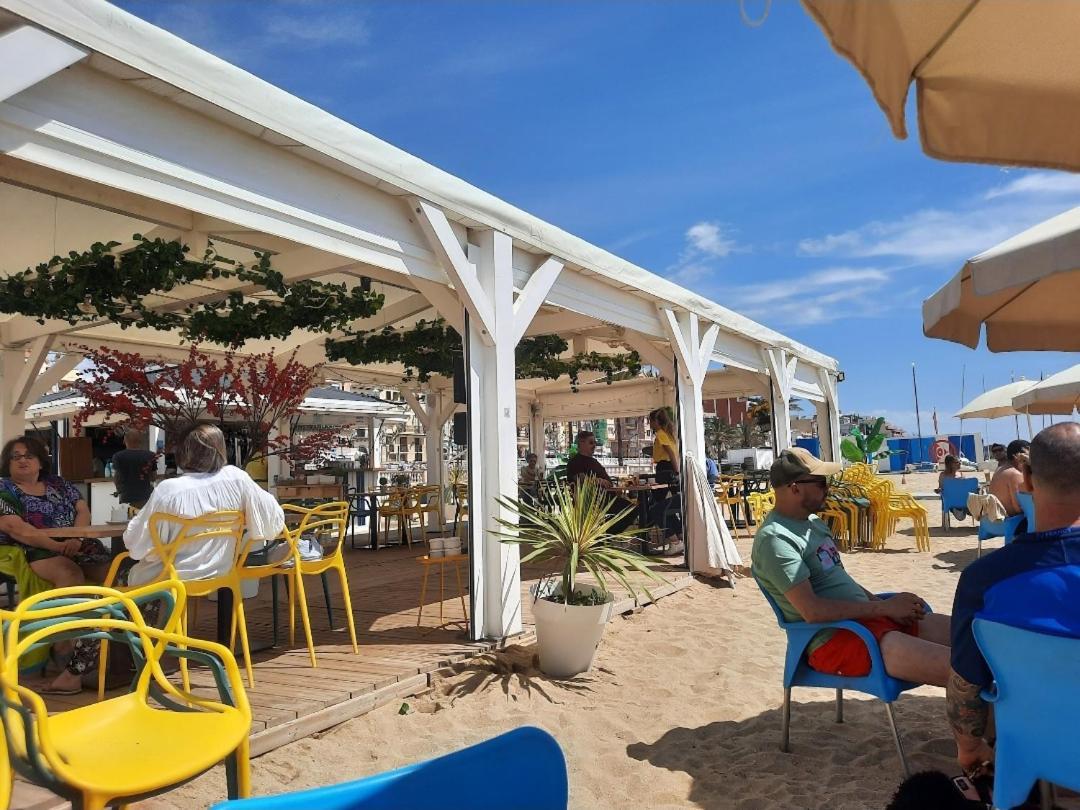 Bright Apartment Near The Beach And Barcelona By Train マズノウ エクステリア 写真